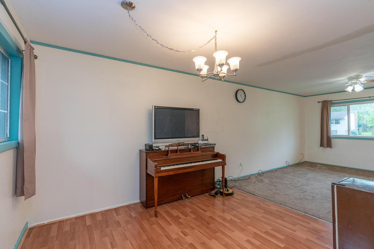 1897 Woodcrest Road Columbus, OH 43232 - Photo 9 of 40 Gallery Image 9