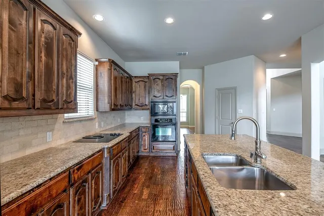 $3,950 | 1505 East Branch Hollow Drive, Carrollton, TX 75007