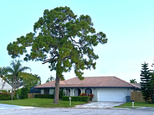 $5,000 | 22822 Pinewood Court, Boca Raton, FL 33433