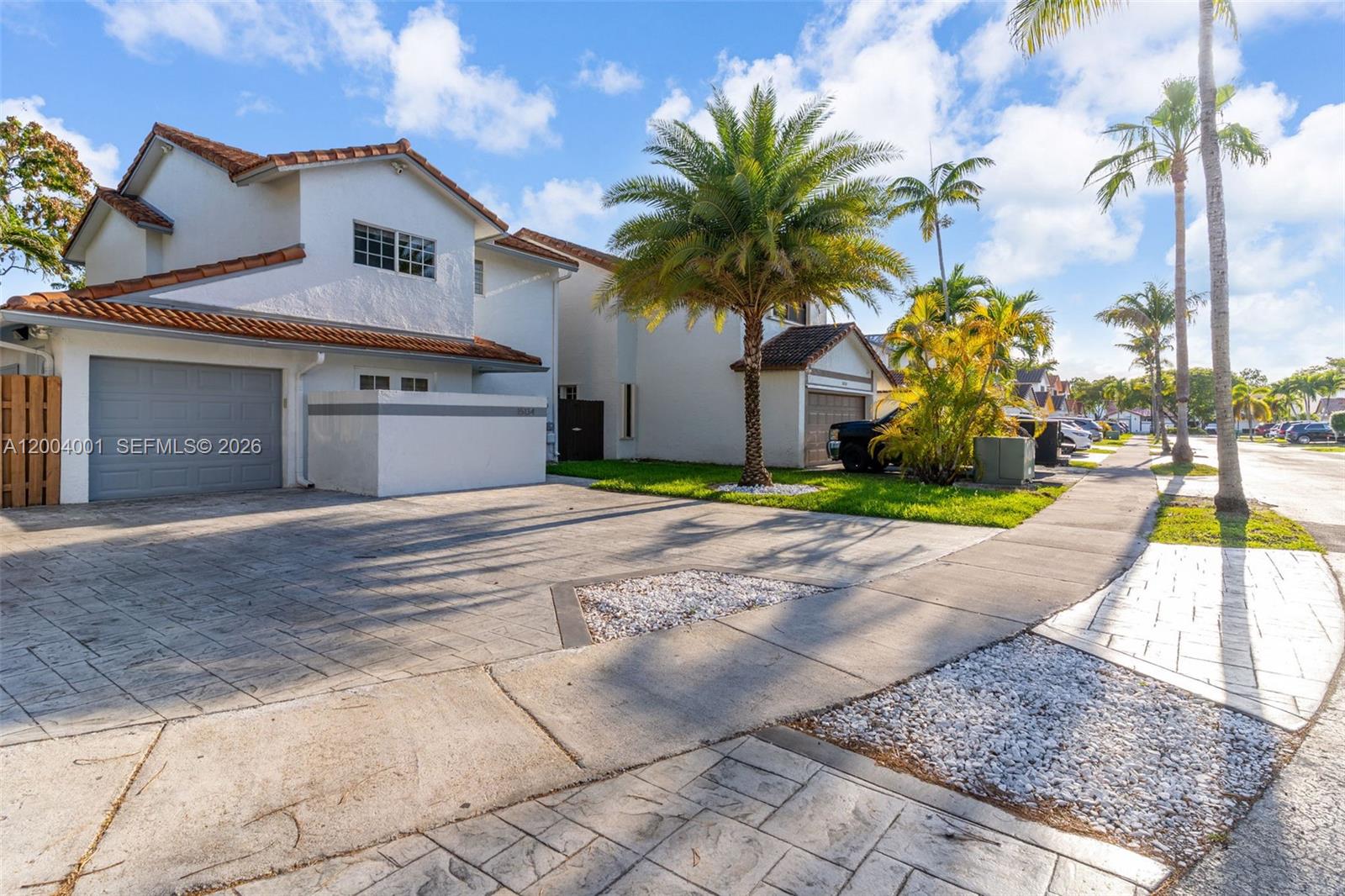 15134 Southwest 94th Terrace Miami, FL 33196 - Photo 2 of 37