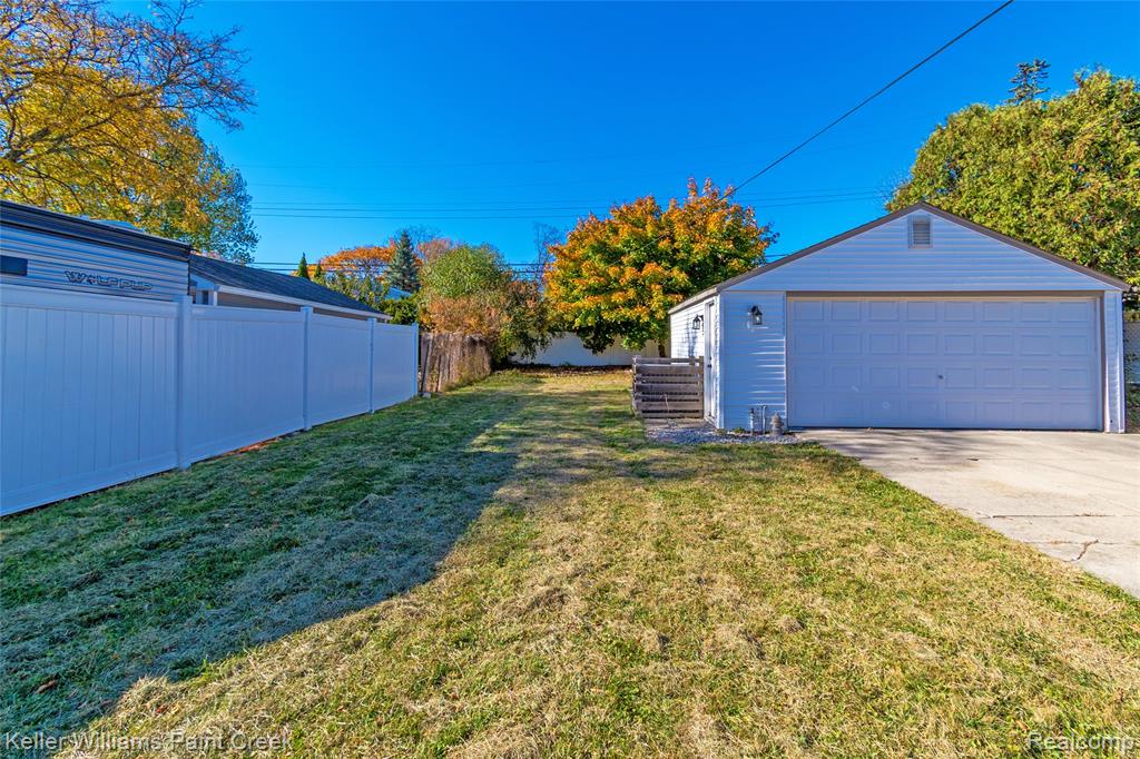 3515 Durham Road Royal Oak, MI 48073 - Photo 35 of 46