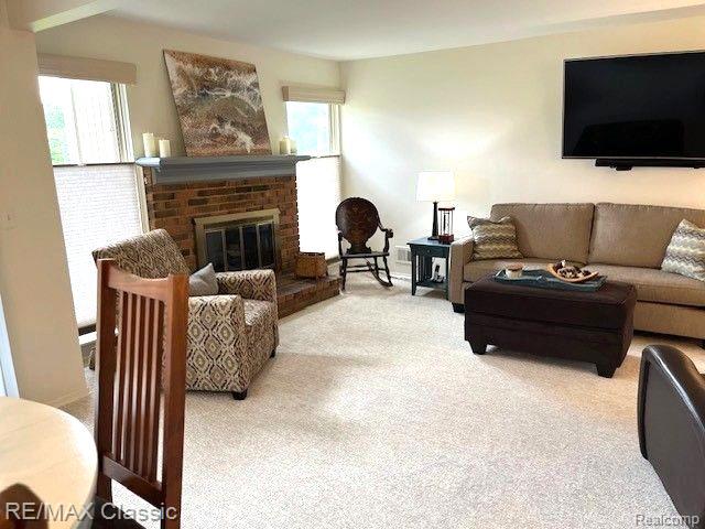 702 Tennyson Rochester Hills, MI 48307 - Photo 7 of 31