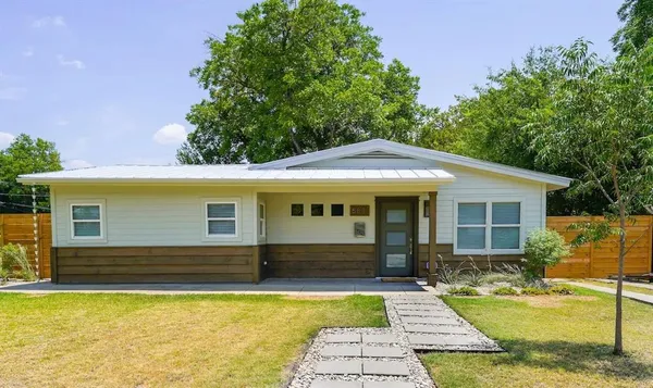 $420,000 | 5881 Tracyne Drive, Westworth Village, TX 76114