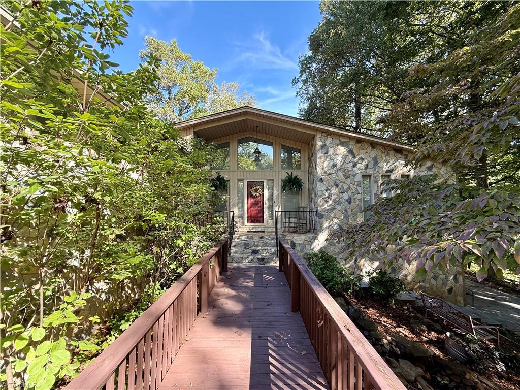 7352 Oak Bucket Road Thomasville, NC 27360 - Photo 1 of 38 Front pathway feels ethereal as you approach.