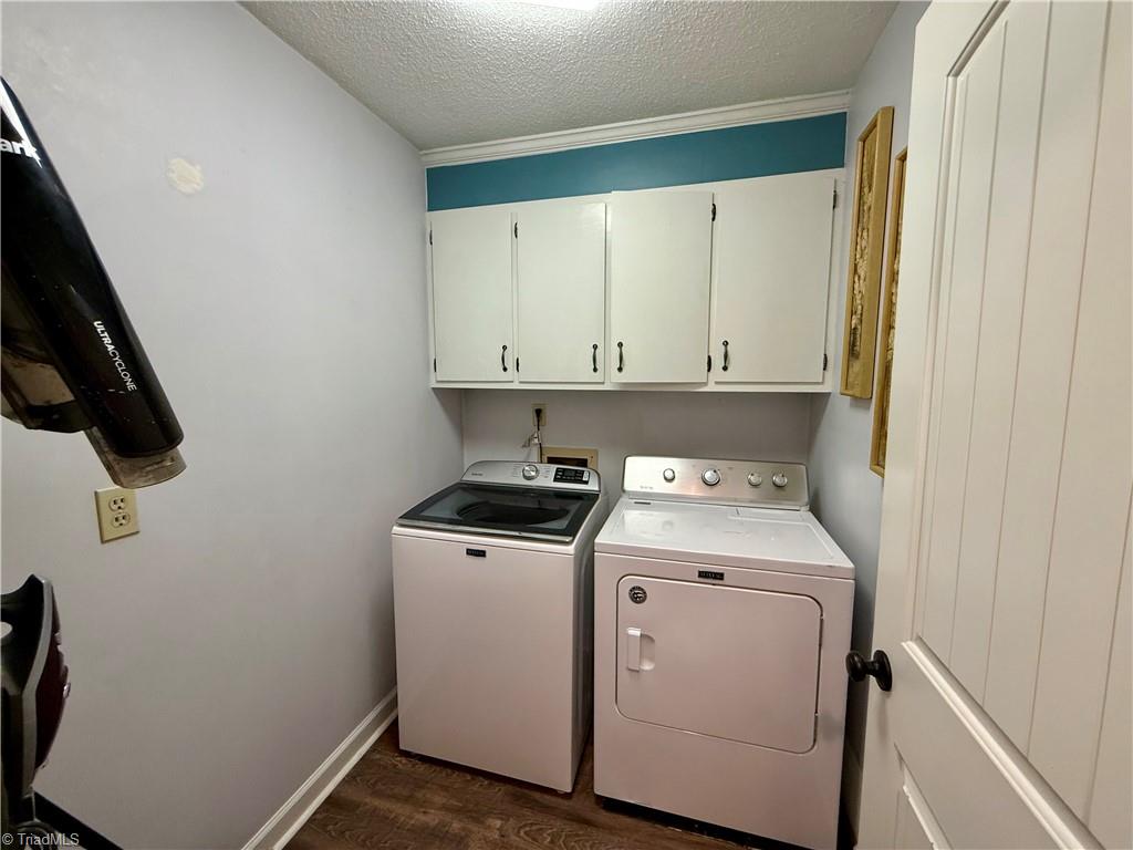 7352 Oak Bucket Road Thomasville, NC 27360 - Photo 18 of 38 Laundry room.