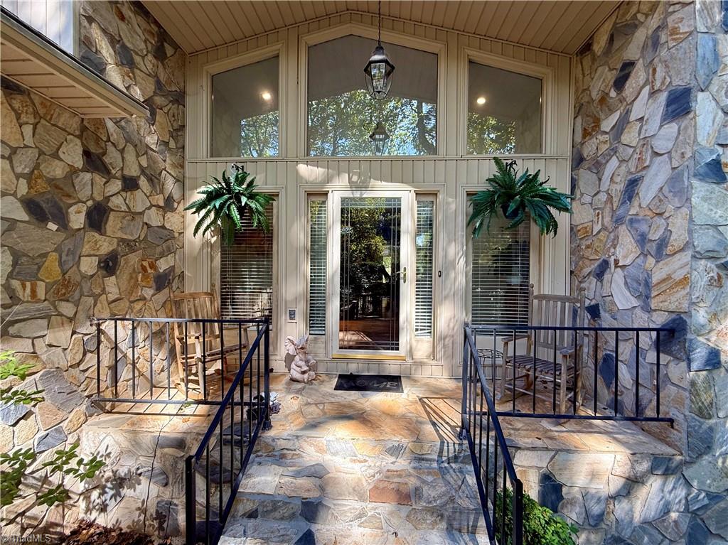 7352 Oak Bucket Road Thomasville, NC 27360 - Photo 3 of 38 Come on in!