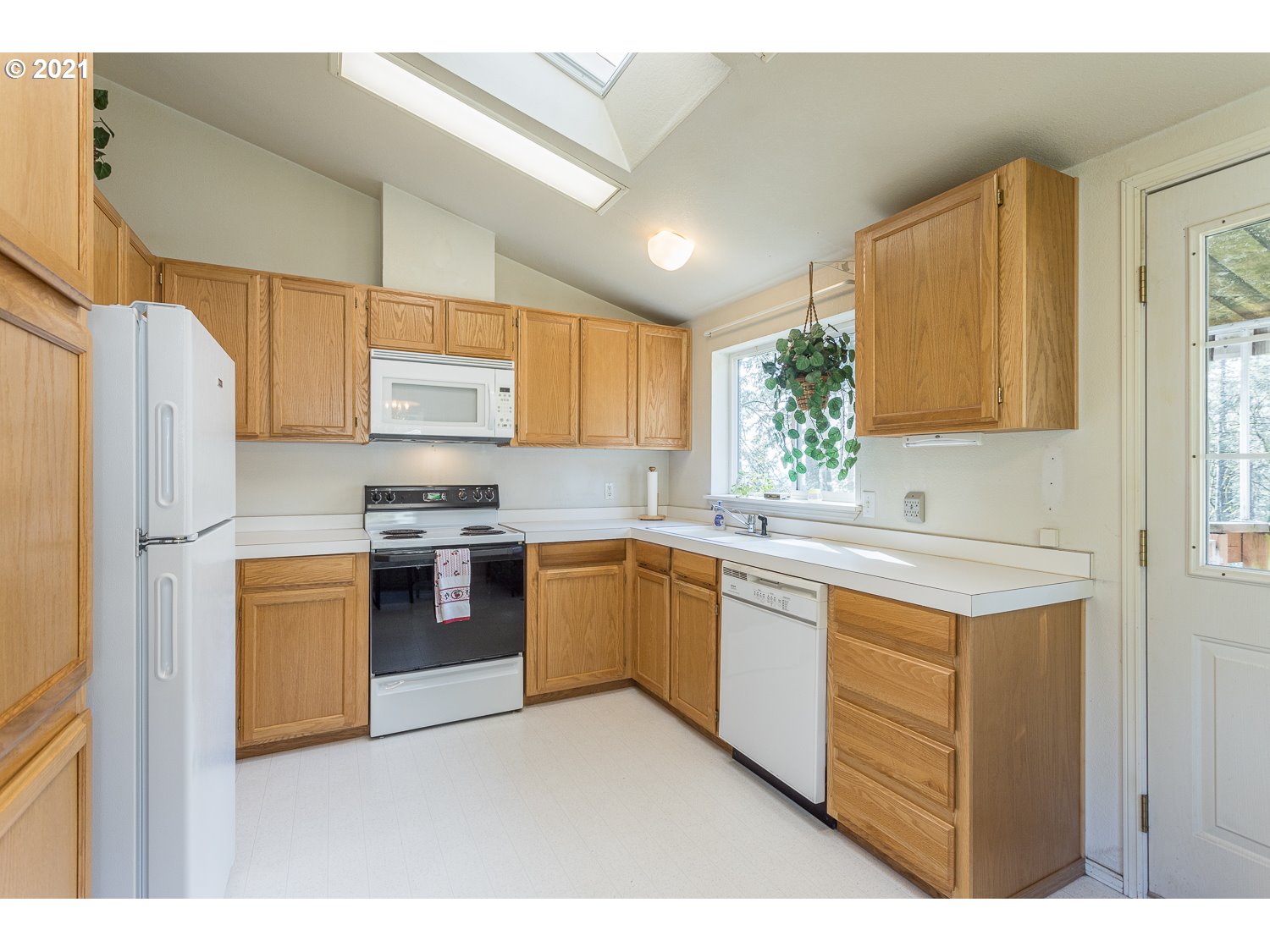20383 Fernview Road West Linn, OR 97068 - Photo 14 of 32 Gallery Image 14