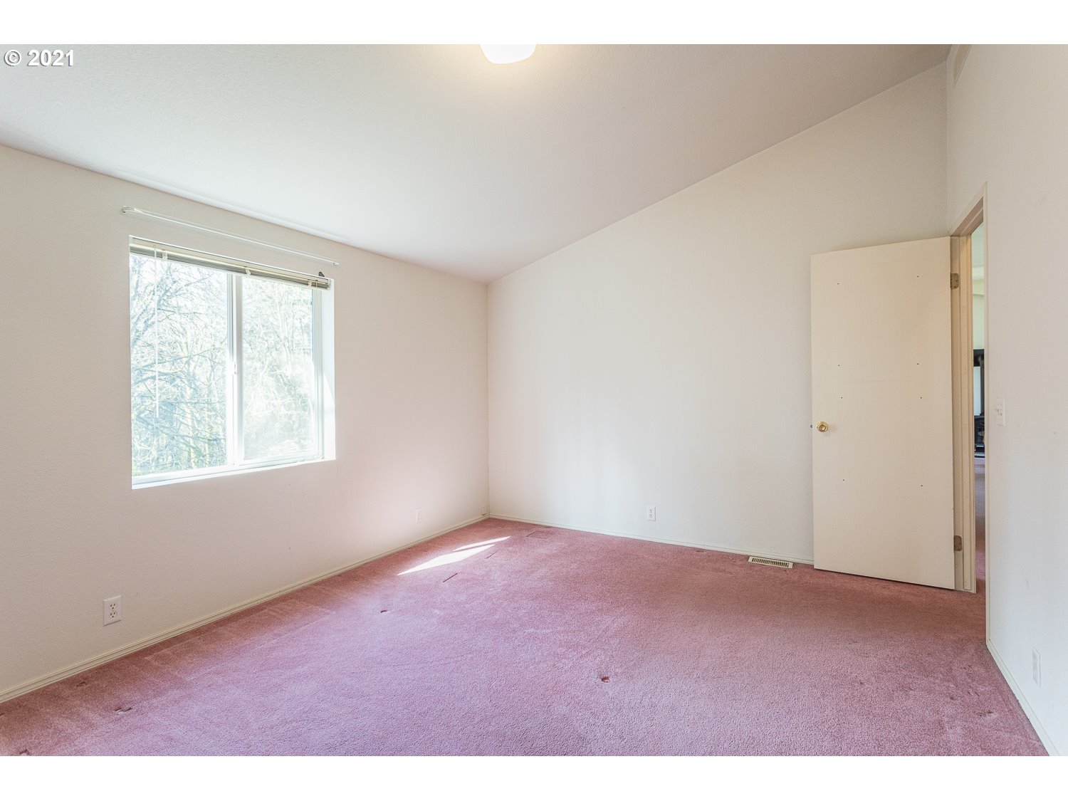 20383 Fernview Road West Linn, OR 97068 - Photo 17 of 32 Gallery Image 17