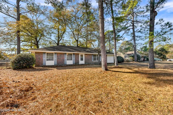 $1,800 | 4014 Lake Avenue, Wilmington, NC 28403