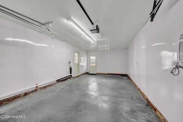 $1,800 | 4014 Lake Avenue, Wilmington, NC 28403