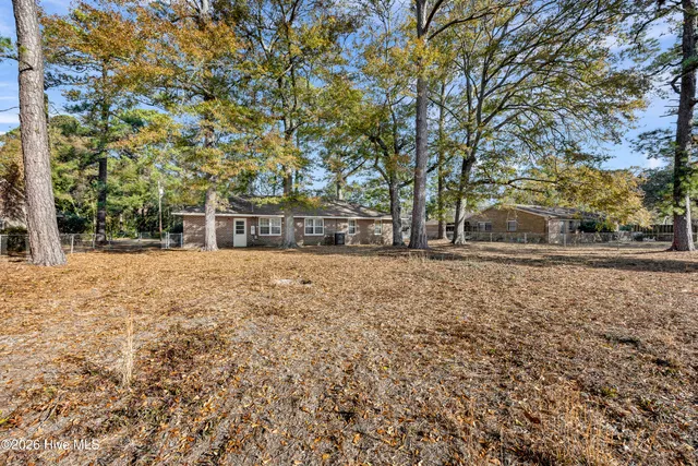 $1,800 | 4014 Lake Avenue, Wilmington, NC 28403