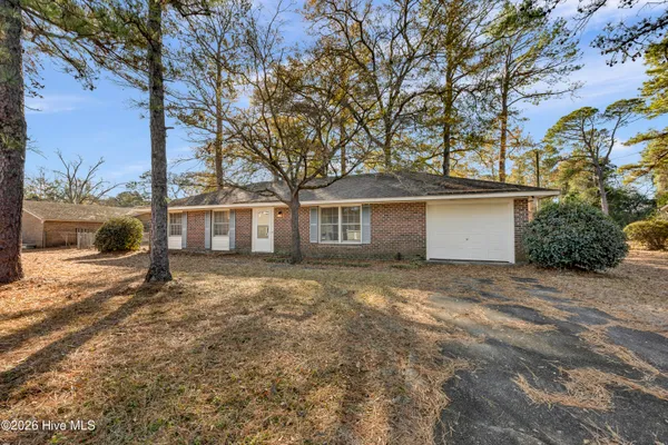 $1,800 | 4014 Lake Avenue, Wilmington, NC 28403