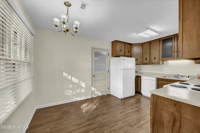 $1,800 | 4014 Lake Avenue, Wilmington, NC 28403