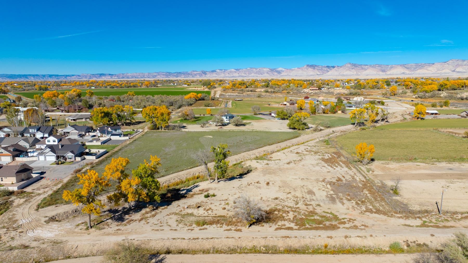 811 24 Road Grand Junction, CO 81505 - Photo 4 of 17 an aerial view of beach and city