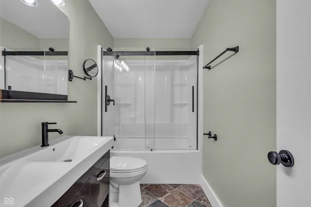 $334,500 | 8105 Allisonville Road, Indianapolis, IN 46250