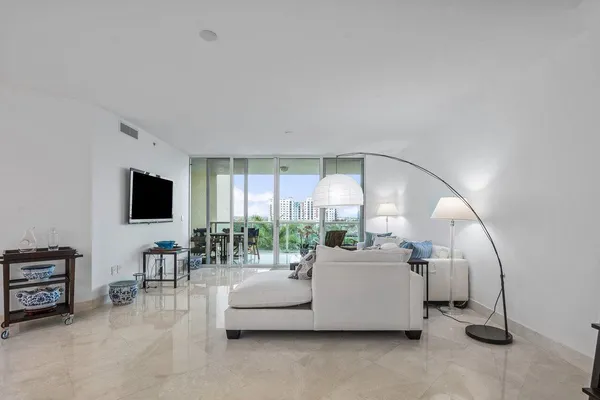 $6,800 | 550 Southeast Mizner Boulevard, Unit B706, Boca Raton, FL 33432