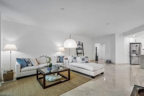 $6,800 | 550 Southeast Mizner Boulevard, Unit B706, Boca Raton, FL 33432