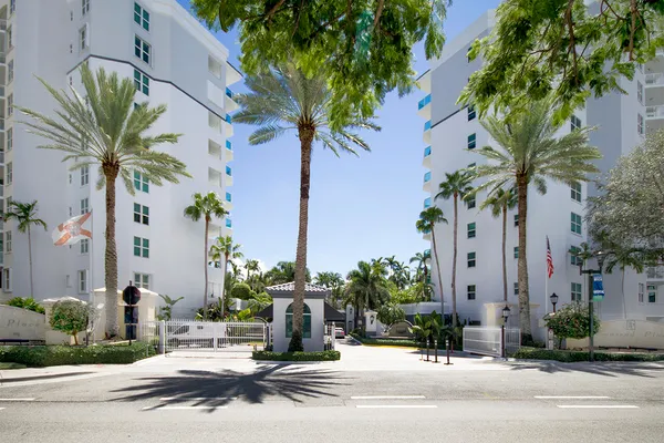 $6,800 | 550 Southeast Mizner Boulevard, Unit B706, Boca Raton, FL 33432