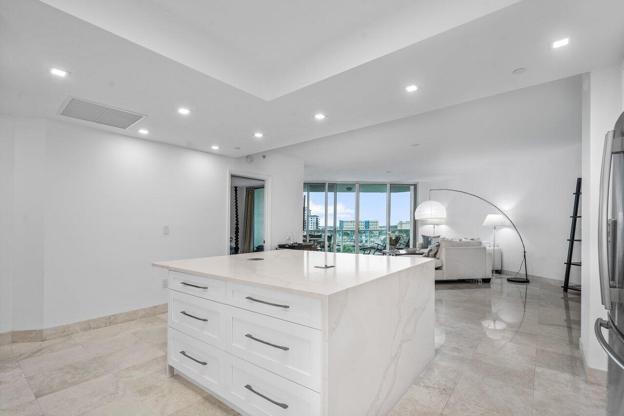 550 Southeast Mizner Boulevard, Unit B706 Boca Raton, FL 33432 - Photo 5 of 64 TP-B706 kitchen 01
