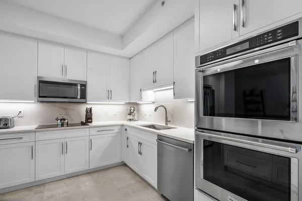 $6,800 | 550 Southeast Mizner Boulevard, Unit B706, Boca Raton, FL 33432