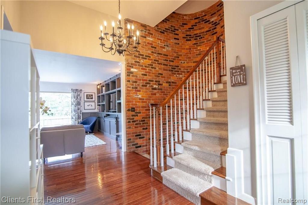 25236 Hopkins Road Farmington Hills, MI 48335 - Photo 4 of 53