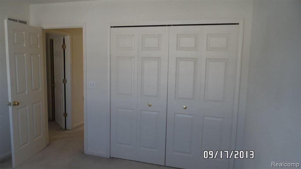 16912 Farmington Road Livonia, MI 48154 - Photo 13 of 20 SAM_7267.JPG