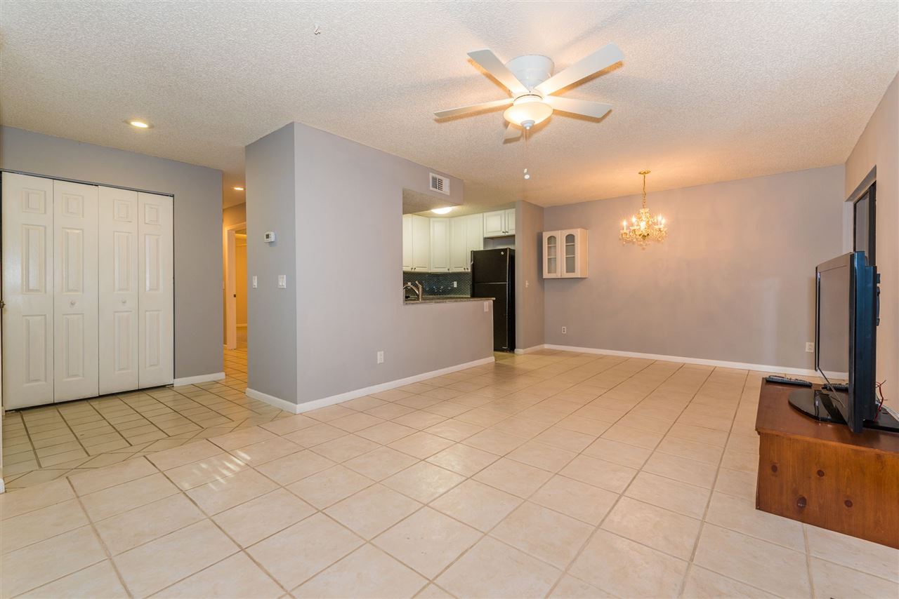 15 Catalonia Court St. Augustine, FL 32086 - Photo 3 of 27 a view of a livingroom with a flat screen tv