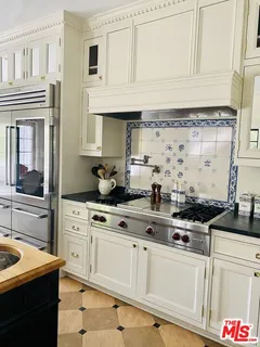 $8,975,000 | 320 Hilgard Avenue, Los Angeles, CA 90024