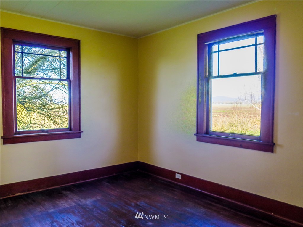 15503 Fir Island Road Mount Vernon, WA 98273 - Photo 9 of 25 Gallery Image 9