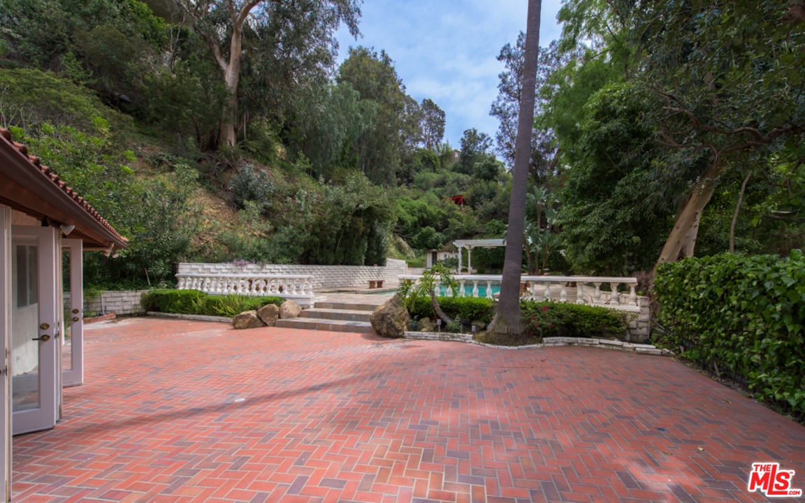 2332 Malaga Road Los Angeles, CA 90068 - Photo 22 of 34