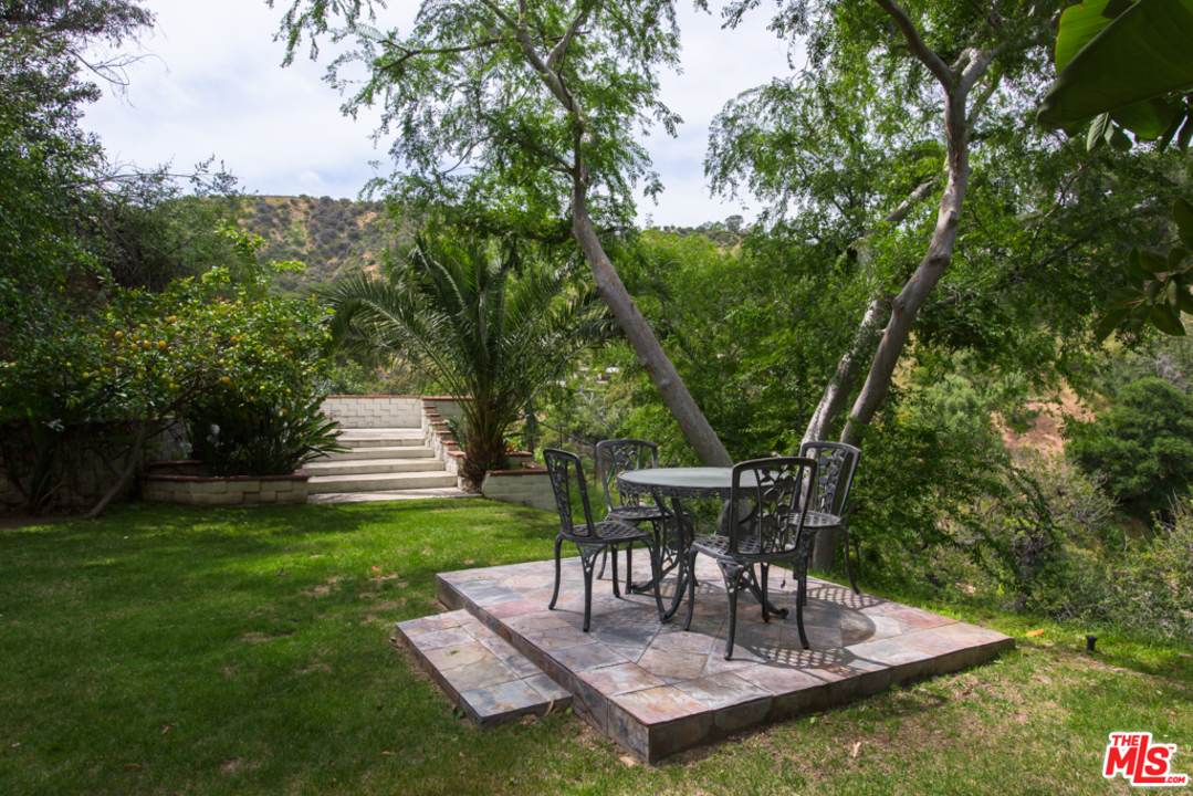 2332 Malaga Road Los Angeles, CA 90068 - Photo 27 of 34