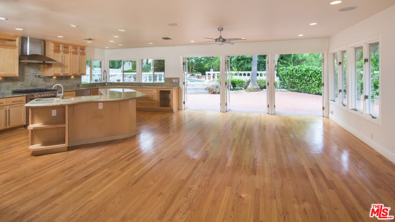 2332 Malaga Road Los Angeles, CA 90068 - Photo 6 of 34