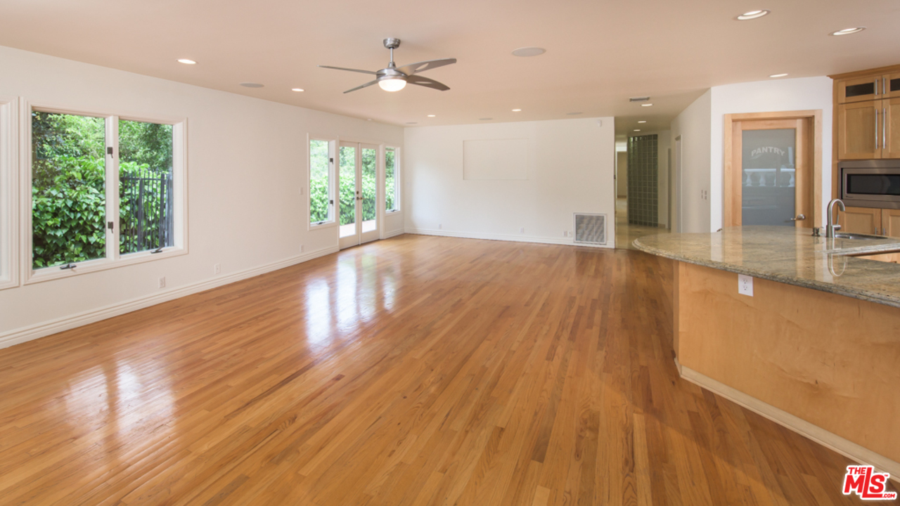 2332 Malaga Road Los Angeles, CA 90068 - Photo 9 of 34