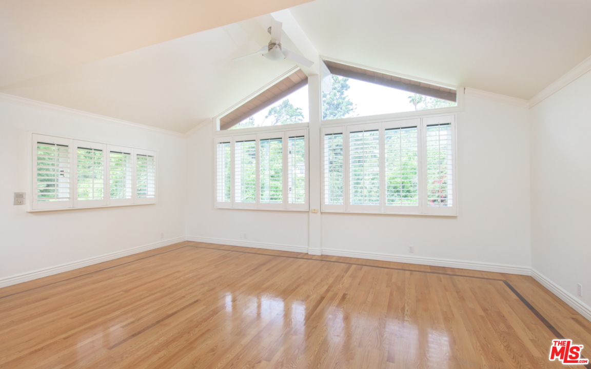 2332 Malaga Road Los Angeles, CA 90068 - Photo 10 of 34