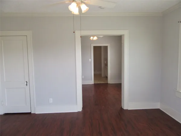 $975 | 4002 Avenue S 1/2, Galveston, TX 77550