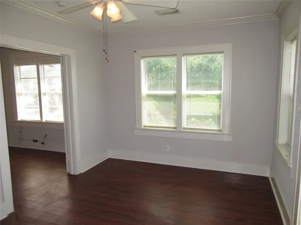 $975 | 4002 Avenue S 1/2, Galveston, TX 77550