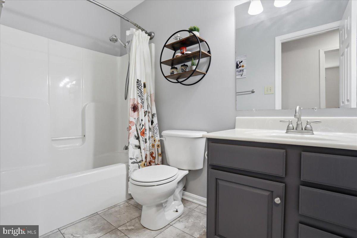 16818 Sterling Road Williamsport, MD 21795 - Photo 22 of 48 Second bathroom