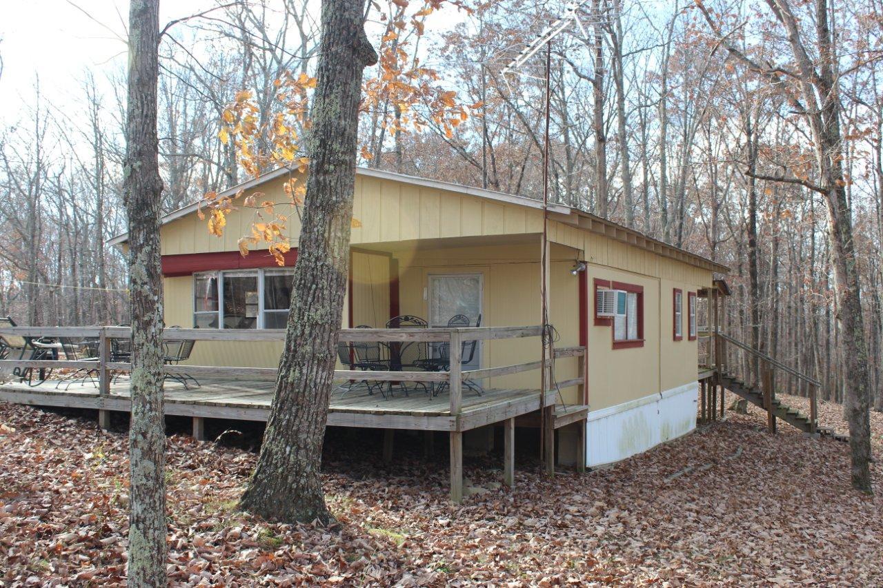 558 Ridgeway Drive Sugar Tree, TN 38380 - Photo 22 of 30 Side view of home.