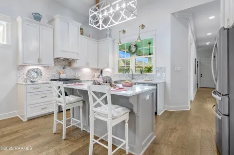 $469,900 | 403 Catalina Lane, Youngsville, LA 70592