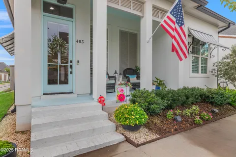 $469,900 | 403 Catalina Lane, Youngsville, LA 70592
