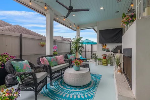 $469,900 | 403 Catalina Lane, Youngsville, LA 70592