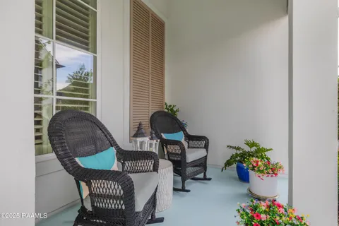 $469,900 | 403 Catalina Lane, Youngsville, LA 70592