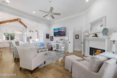 $469,900 | 403 Catalina Lane, Youngsville, LA 70592