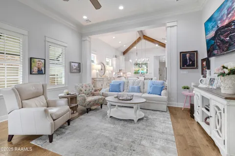 $469,900 | 403 Catalina Lane, Youngsville, LA 70592