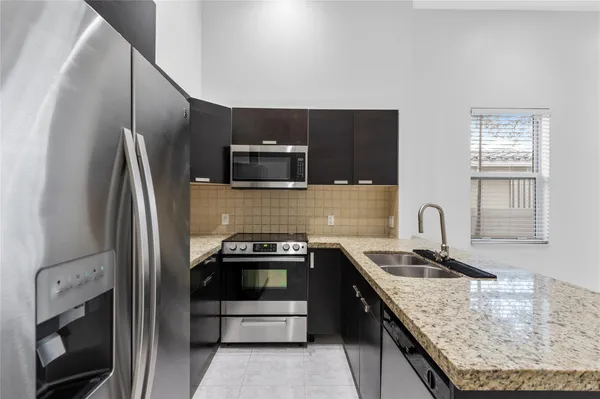 $4,250 | 316 Southwest 16th Street, Unit B, Fort Lauderdale, FL 33315