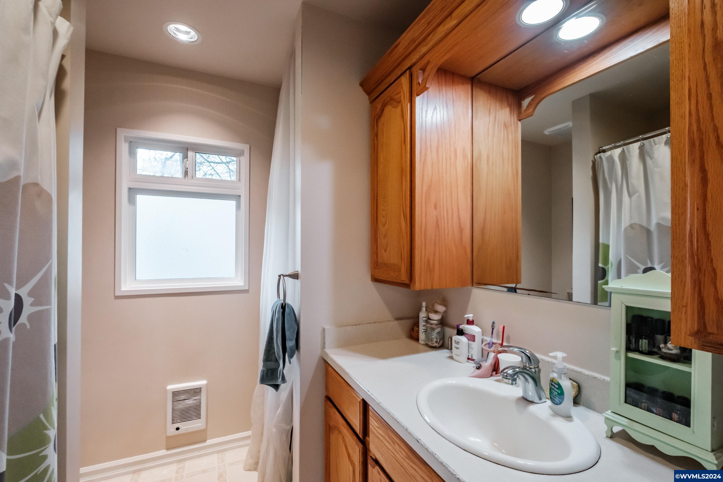 1026 Southwest 8th Avenue Albany, OR 97321 - Photo 19 of 39