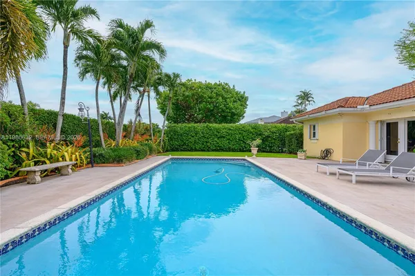$1,669,000 | 16701 Southwest 84th Court, Palmetto Bay, FL 33157