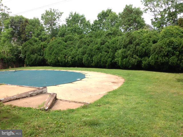 8548 Stonewall Road Manassas, VA 20110 - Photo 22 of 23 Exterior (Rear)