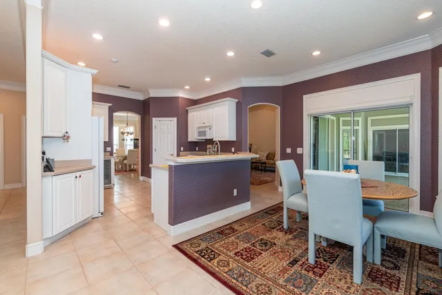 a view of a house with porch and outdoor space