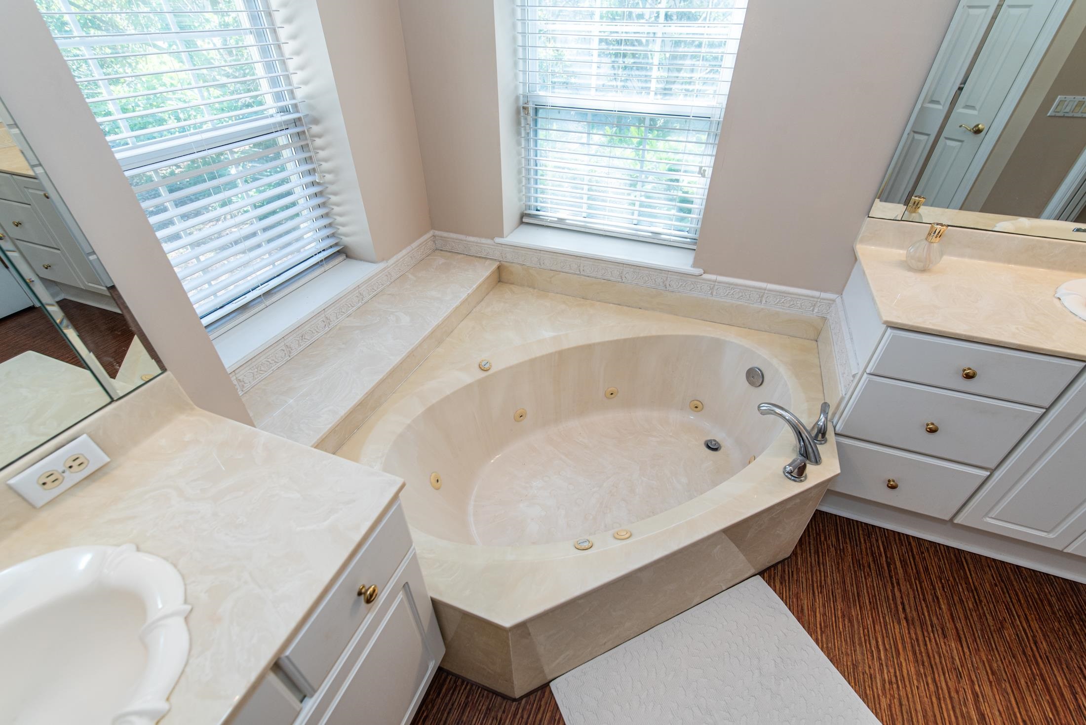 239 Marshside Drive St. Augustine, FL 32080 - Photo 48 of 57 a bathroom with a bathtub and a sink